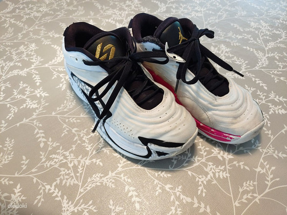 Кроссовки для баскетбола AIR Jordan