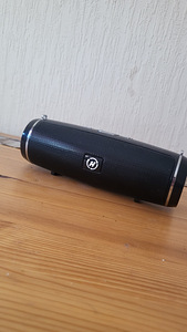 Bluetooth kõlar (1 foto / 3)