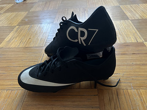 Футбольные бутсы CR7 Mercurial (1 фото из 2)