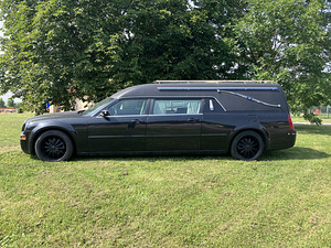 Matuseauto Chrysler 300 C 3.5 183kW (1 foto / 9)