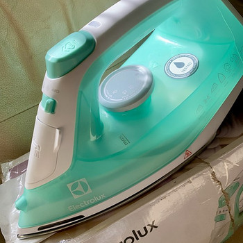 Утюг Electrolux EDB1720