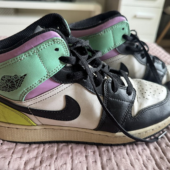 Nike Air Jordan tossud