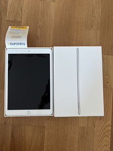 Apple iPad 7gen (5 фото из 5)