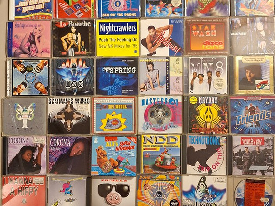 50 CD с танцевальной музыкой 90-х