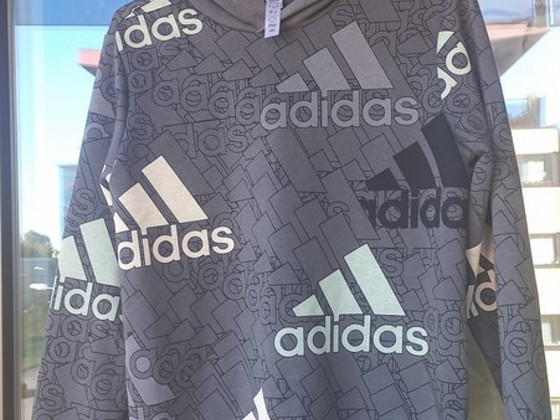 Adidas pusa
