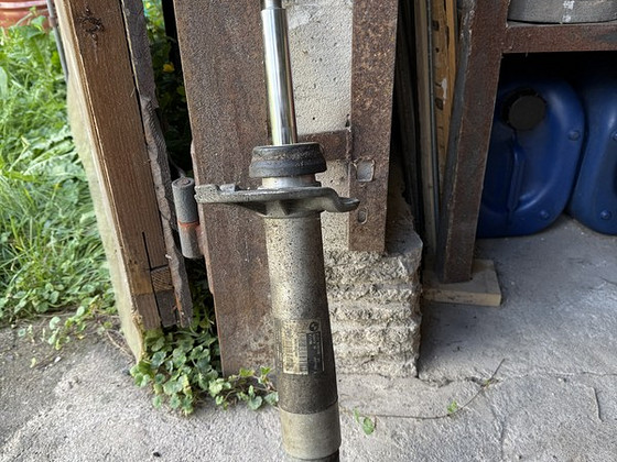 Esimene elektriline amort originaal 730d