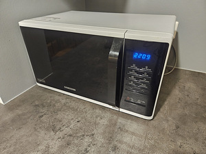 Microwave Samsung, 23 L, 800 W / Микроволновая печь Samsung (1 фото из 4)
