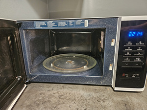 Microwave Samsung, 23 L, 800 W / Микроволновая печь Samsung (3 фото из 4)