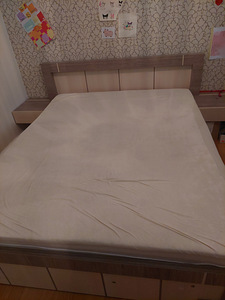 Voodi puidust koos öökappidega juurdelisatud ja kaks sahtlit (2 foto / 3)