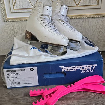 Фигурные коньки Risport RF3 Pro