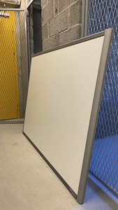 SMART Board 800 seeria (77″) interaktiivne tahvel koos mobiilse alusega (6 foto / 6)
