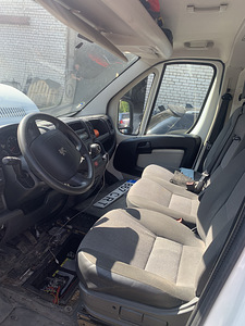 PEUGEOT BOXER (11 foto / 12)