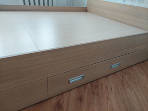 ПРОДАМ КРОВАТЬ (3 фото из 6)