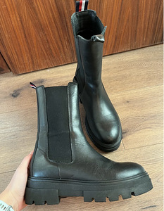 Сапоги Tommy Hilfiger (37) (2 фото из 5)