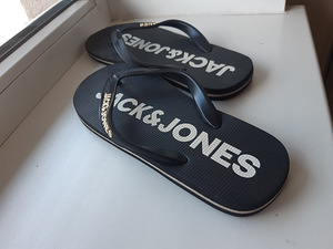 JACK & JONES NR 39/40 PLÄTUD (2 foto / 4)