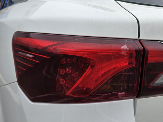 Toyota Avensis 2017 tagumine vasak tagatuli. Universaal