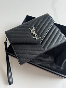 Saint Laurent сумка (1 фото из 4)