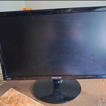 Монитор Samsung SyncMaster SA300 (Full HD, 21.5 дюйма