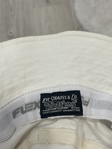 Levi’s панама (3 фото из 3)