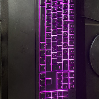 Продаю клавиатуру RAZER ORNATA V3