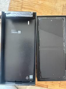 Samsung Galaxi Flip5 (4 foto / 5)