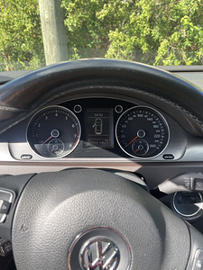 Volkswagen Passat 1.4 - 2013 (10 фото из 13)