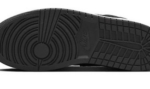 Nike (4 фото из 4)