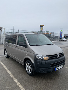 Volkswagen Caravelle длинный (2 фото из 15)