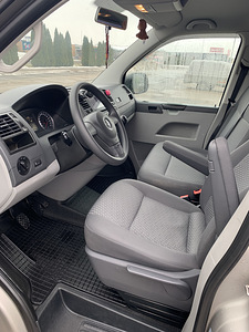 Volkswagen Caravelle длинный (7 фото из 15)