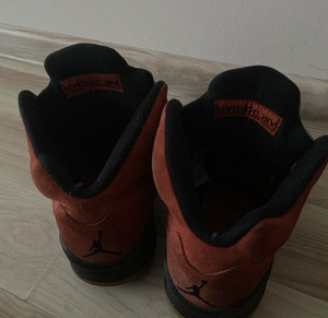 Jordan 5 (3 фото из 5)