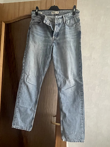 Джинсы (2 фото из 4)