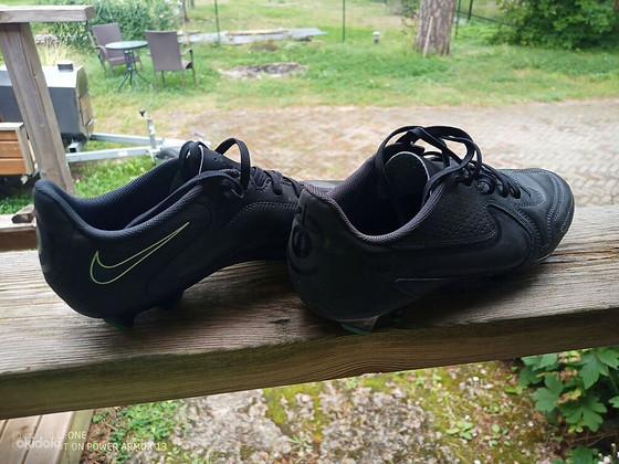 Nike Tiempo jalgpalli jalatsid nr.42