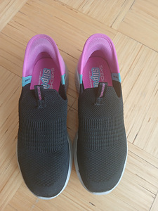Skechers slip-ins tossud (2 foto / 2)