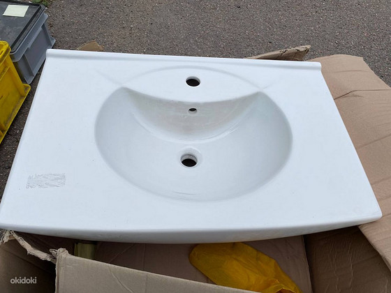 Керамическая раковина для ванной 75x50 см
