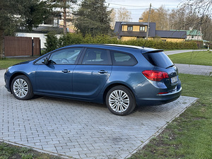 Opel Astra Sport Tourer 1,4 (2 foto / 8)