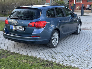 Opel Astra Sport Tourer 1,4 (5 foto / 8)