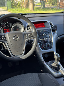 Opel Astra Sport Tourer 1,4 (7 foto / 8)