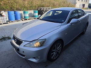 Lexus IS 220 2.2 D 130kW varuosadeks (3 foto / 6)