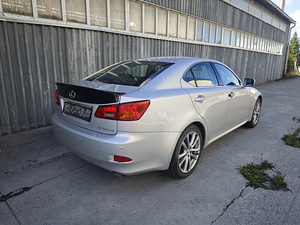 Lexus IS 220 2.2 D 130kW varuosadeks (4 foto / 6)