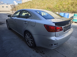 Lexus IS 220 2.2 D 130kW varuosadeks (5 foto / 6)