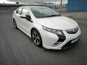 Opel Ampera plug in 2012 (3 фото из 12)