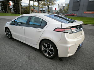 Opel Ampera plug in 2012 (4 фото из 12)