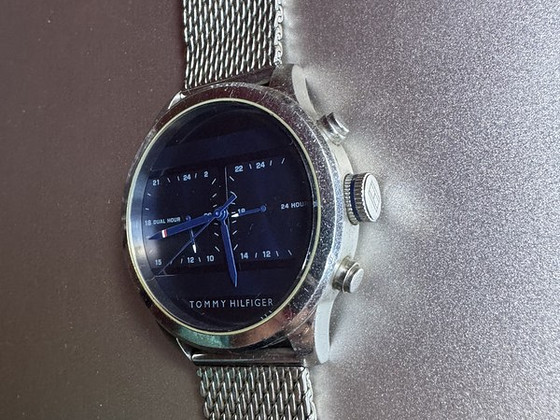 Часы Tommy Hilfiger