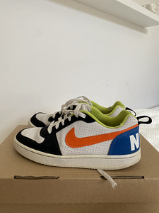 Детская обувь Nike (1 фото из 4)