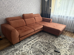 Диван угловой (1 фото из 1)