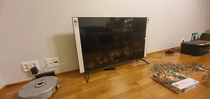 Samsung TV 50" 2022 UHD 4K (5 foto / 5)