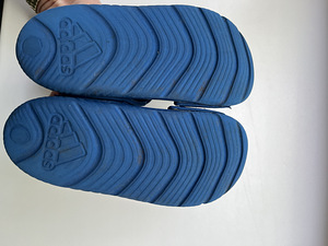 Adidas jalatsikomplekt sandaalid ja tossud 23.5 (5 foto / 5)