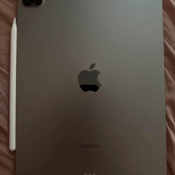 Apple iPad Pro 11 4-го поколения M2 Wi-Fi (2022) 128GB + App