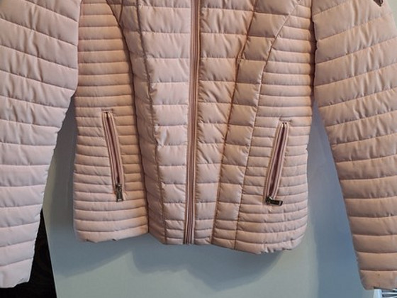 Продам куртку осенную GUESS