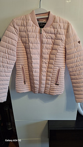 Продам куртку осенную GUESS (1 фото из 2)